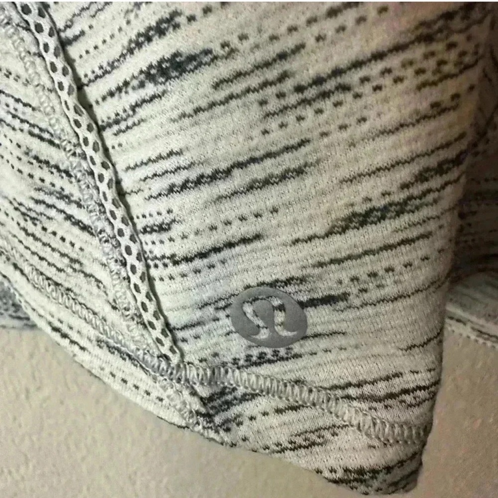 Lululemon On Track Tank size 4 - Picture 7 of 7